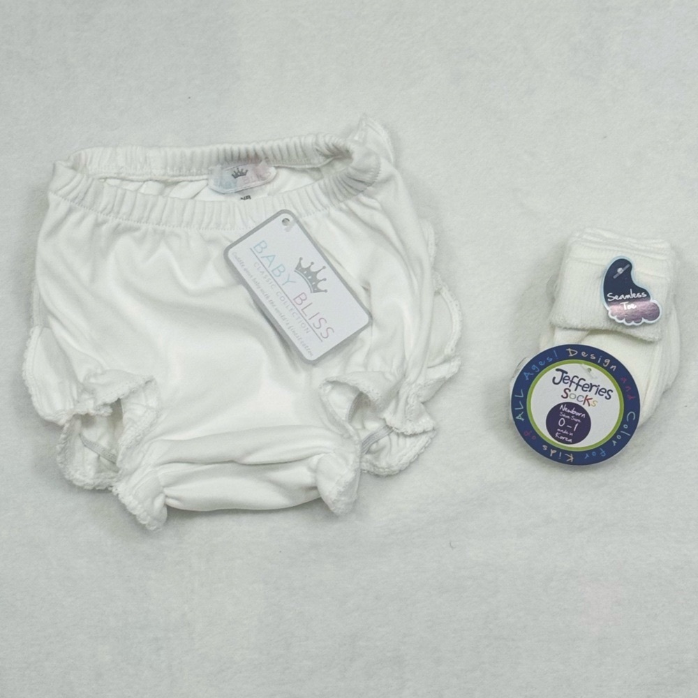 Baby Bliss NWT White Ruffle Diaper Cover NB & Jeffries 0-1 NWT Socks